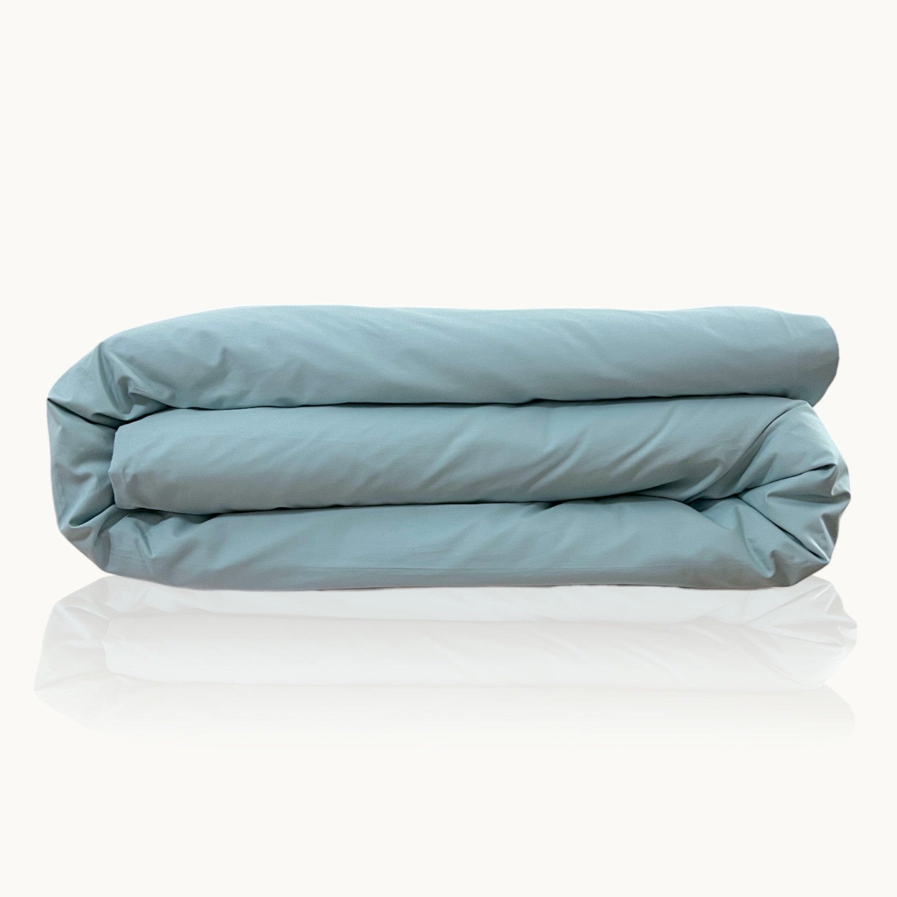 #Farbe_Atlantic Hochwertiger Deckenbezug aus ägyptischer Baumwolle in Sanftblau, hergestellt aus Percale Stoff, perfekt für edle Schlafzimmer und luxuriöse Bettwäsche.